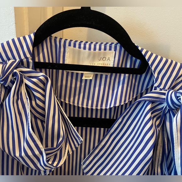 J.O.A Los Angeles Blouse Medium Blue Striped Bow Shoulder Button Up Top - Picture 3 of 3